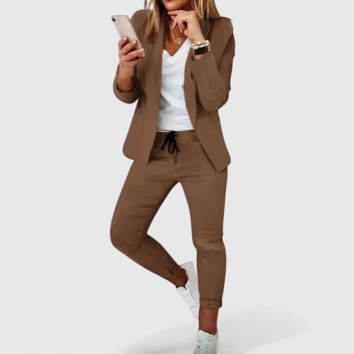 Sarynthi | Sophisticated Suit